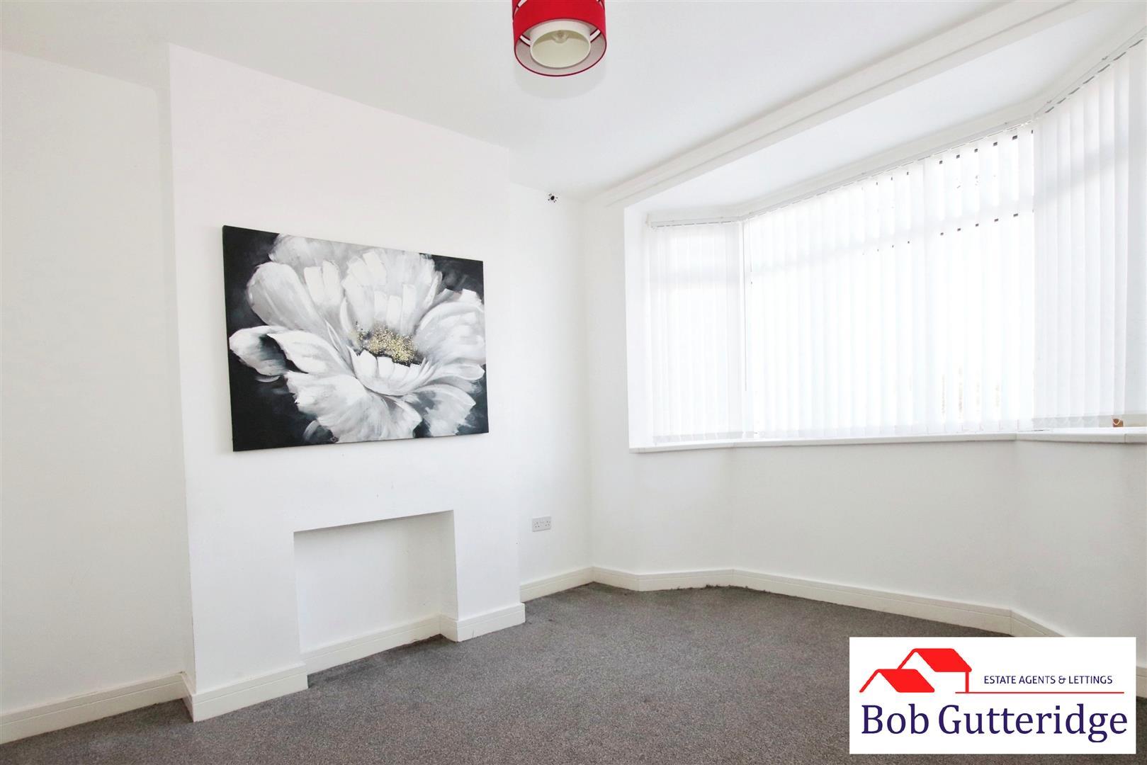 BAY FRONTED SITTING ROOM